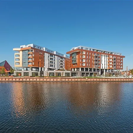 Brabank Riverside Premium & Free Parking By Downtown Apartmanhotel