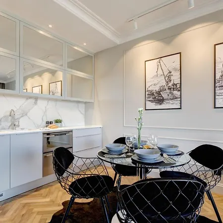 Brabank Riverside Premium & Free Parking By Downtown Apartment