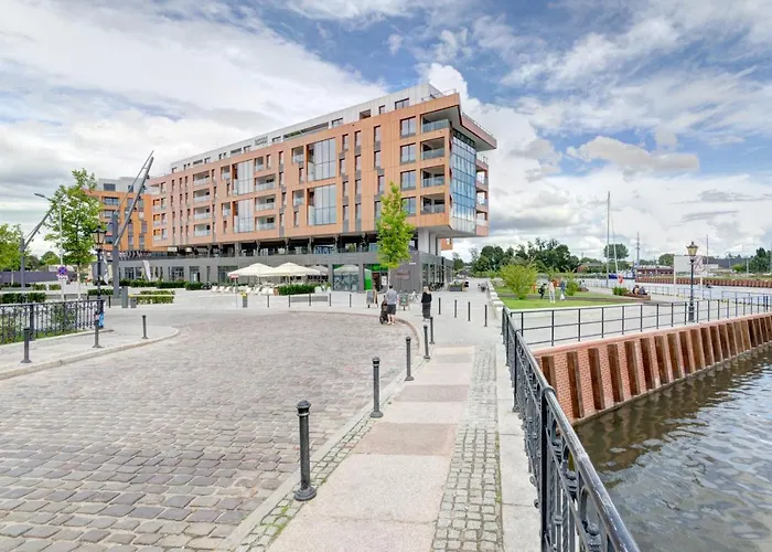 Aparthotel Brabank Riverside Premium & Free Parking By Downtown 4*